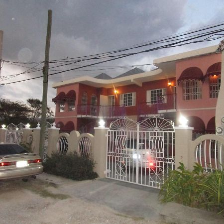 The Residence Portmore Apartments Екстериор снимка