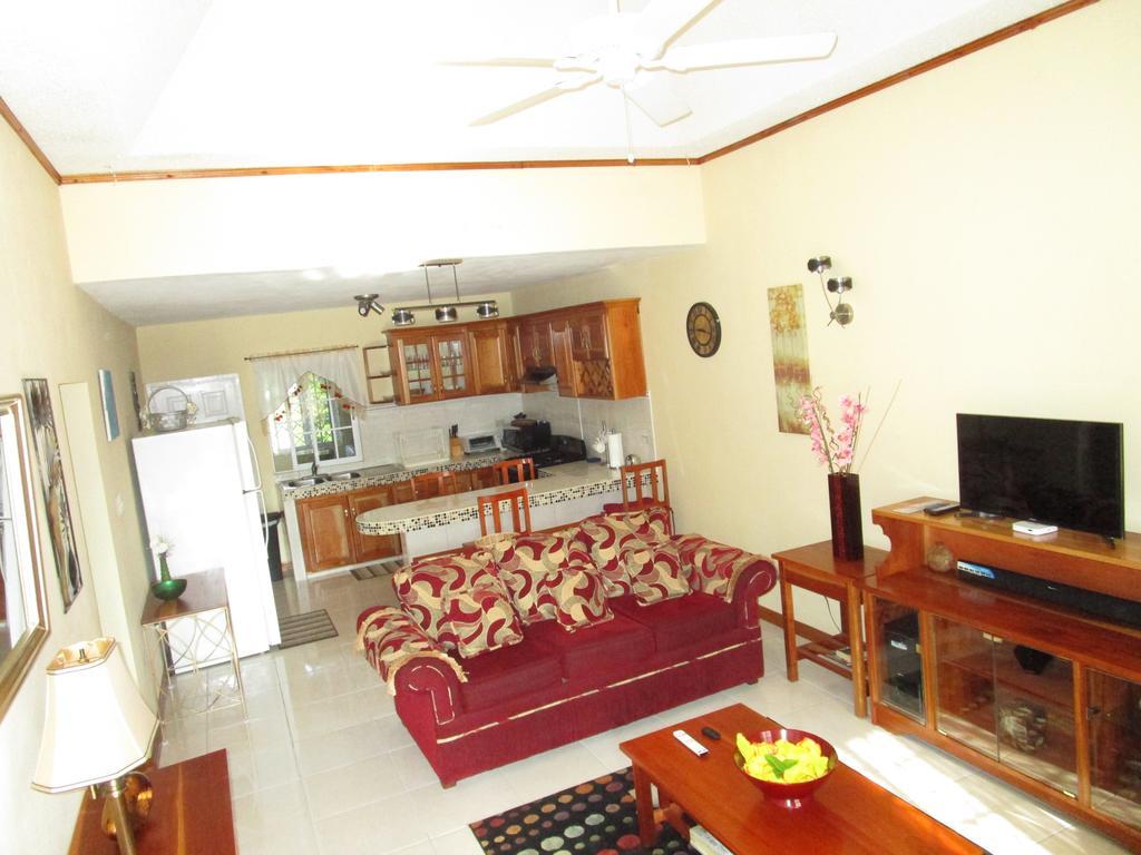 The Residence Portmore Apartments Екстериор снимка