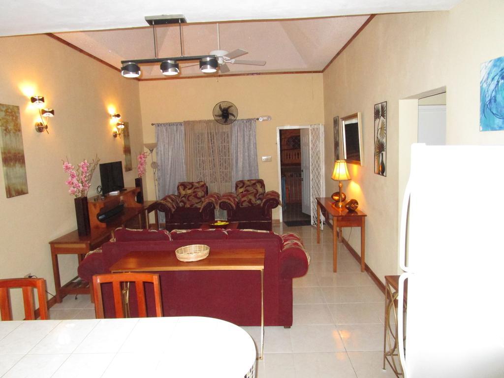 The Residence Portmore Apartments Екстериор снимка
