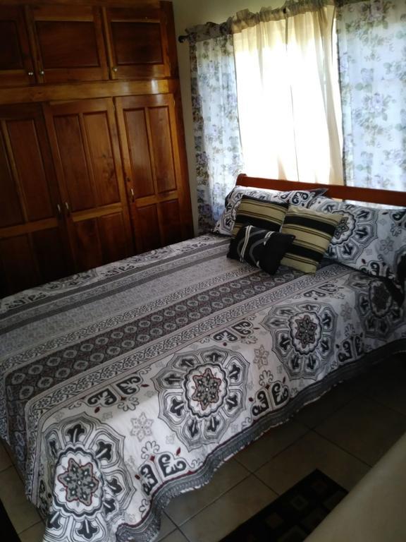 The Residence Portmore Apartments Екстериор снимка